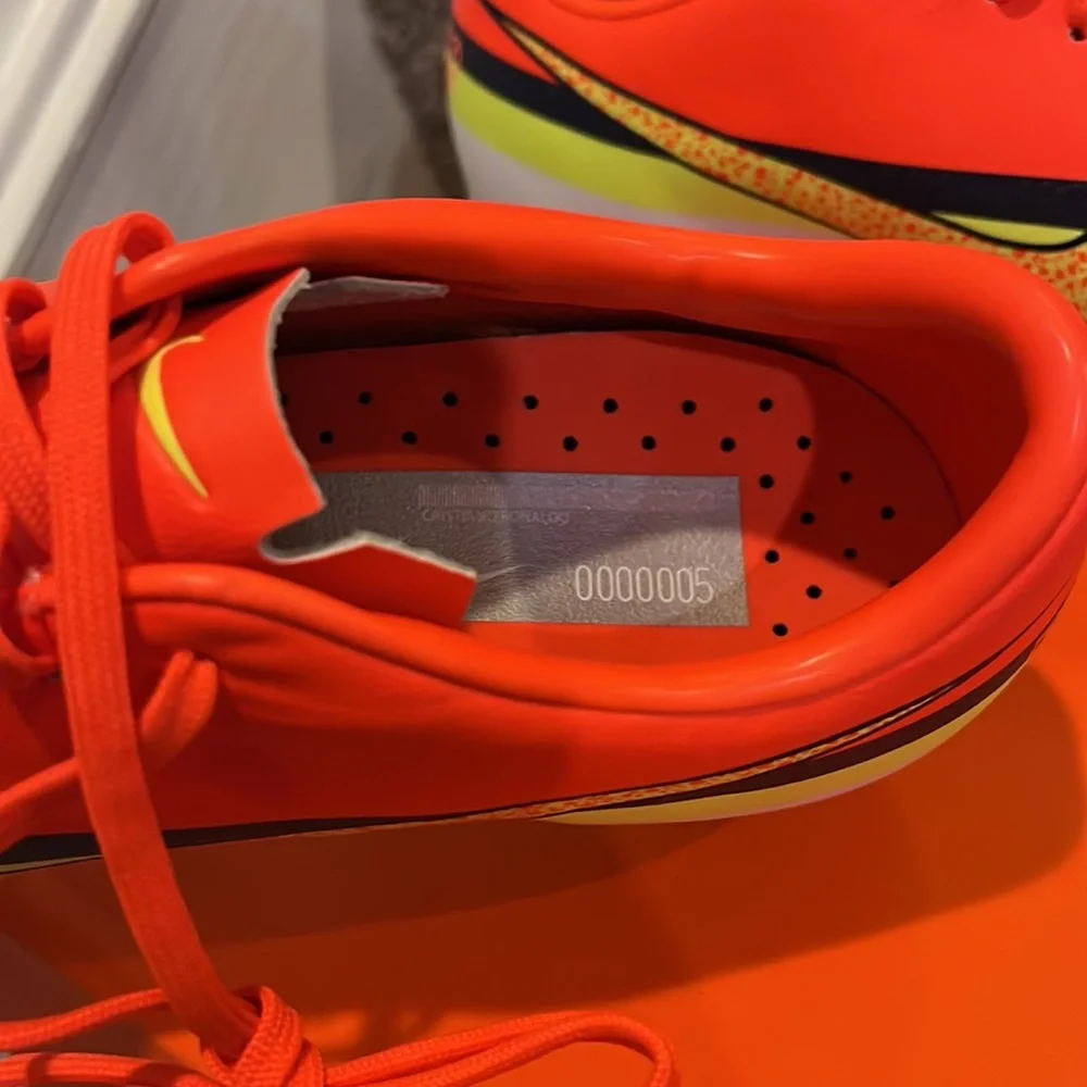 Nike Veloce CR FG Renaldo Soccer Cleats Shoes new 1st ed 580475 174 Mens size 6